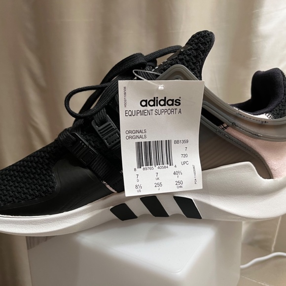 NEW! Adidas - Picture 3 of 7